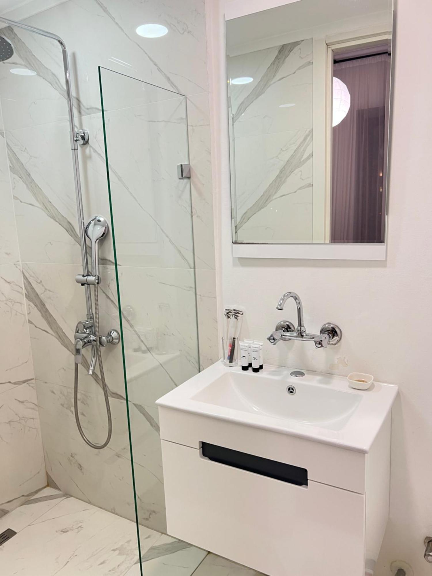 Opera Hotel Tbilisi Ngoại thất bức ảnh